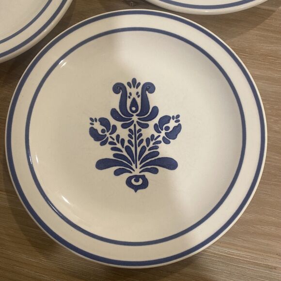 Pfaltzgraff “Village” Collection Plates Set Of 3 White & Blue Flowers 7" - Picture 2 of 7